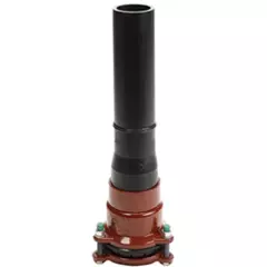 Cast iron wide range PE adaptor restraint, 16 Bar, with black PE pipe spigot.